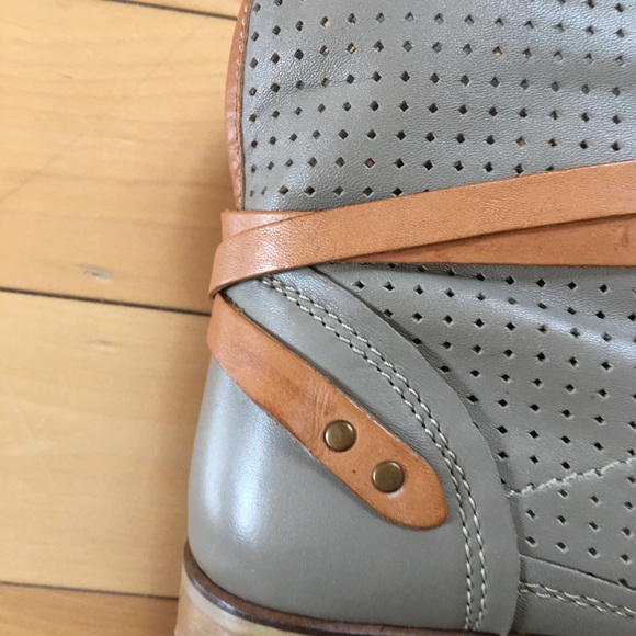 Soft leather gorgeous booties - Picture 16 of 16